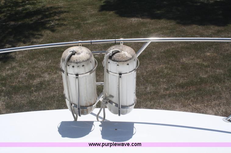 image for item B6922 1986 Wellcraft ST Tropaz boat