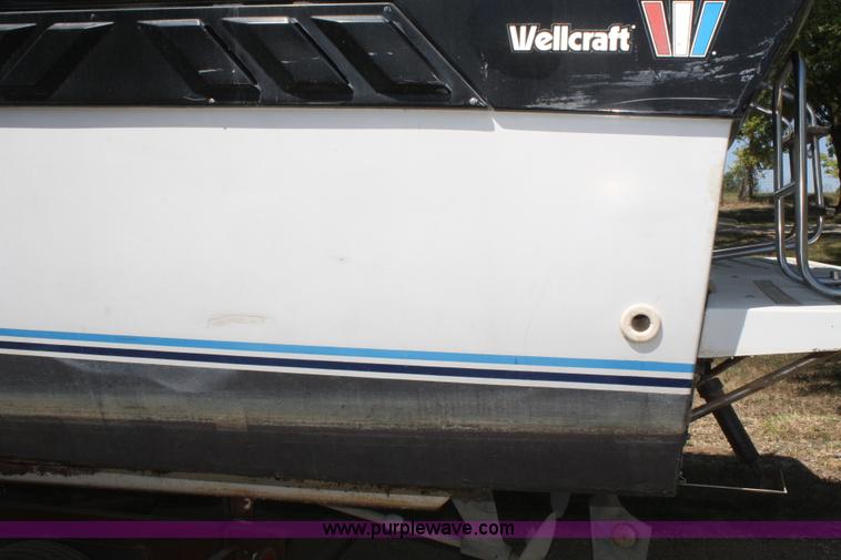 image for item B6922 1986 Wellcraft ST Tropaz boat