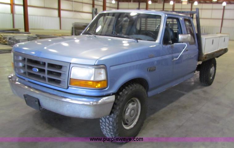 image for item B7471 1996 Ford F250 XL SuperCab pickup truck