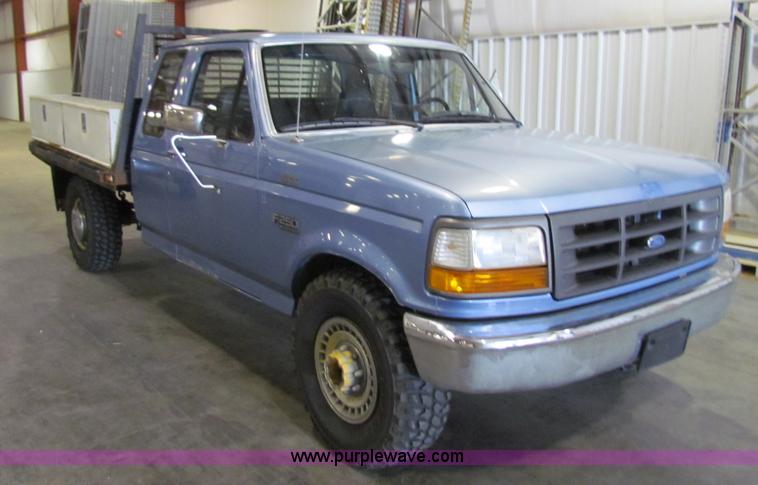 image for item B7471 1996 Ford F250 XL SuperCab pickup truck