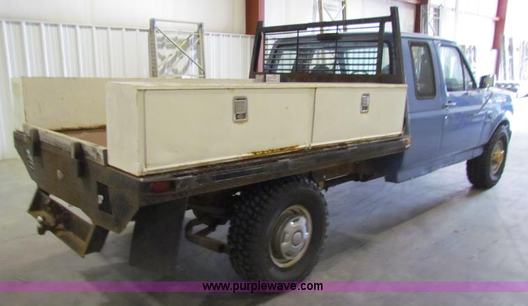 image for item B7471 1996 Ford F250 XL SuperCab pickup truck