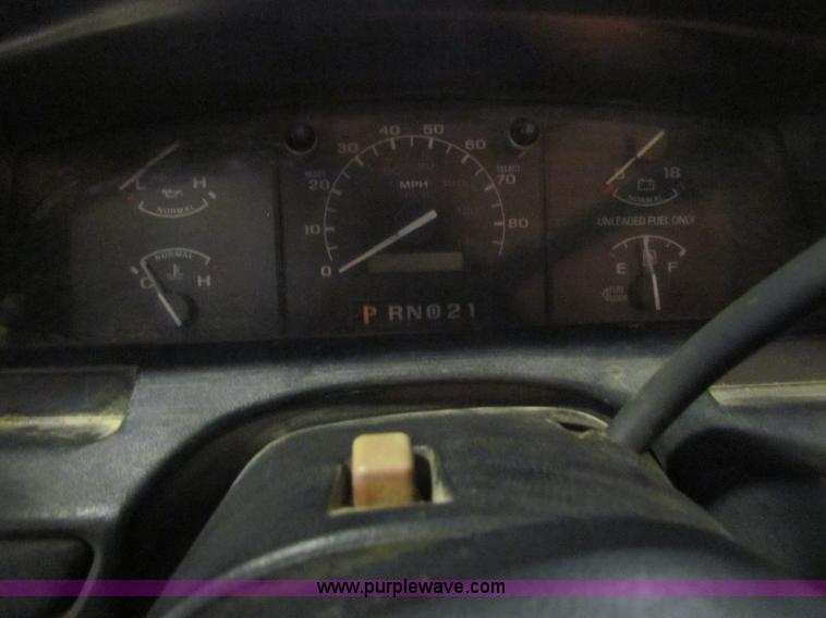 image for item B7471 1996 Ford F250 XL SuperCab pickup truck