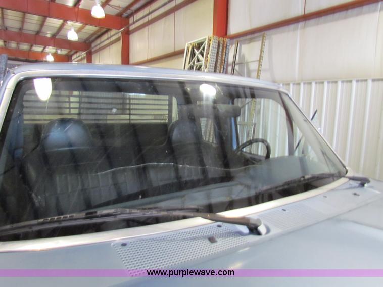 image for item B7471 1996 Ford F250 XL SuperCab pickup truck