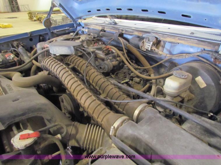 image for item B7471 1996 Ford F250 XL SuperCab pickup truck