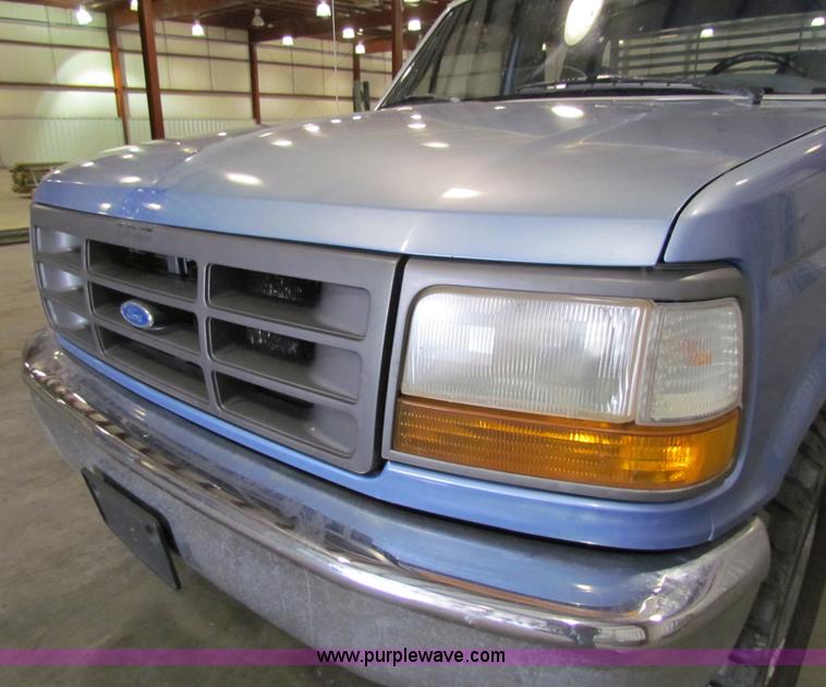 image for item B7471 1996 Ford F250 XL SuperCab pickup truck