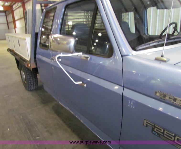 image for item B7471 1996 Ford F250 XL SuperCab pickup truck