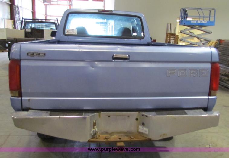 image for item B7472 1997 Ford F250 Heavy Duty SuperCab pickup truck