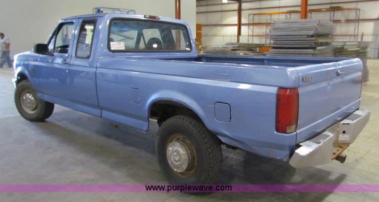 image for item B7472 1997 Ford F250 Heavy Duty SuperCab pickup truck