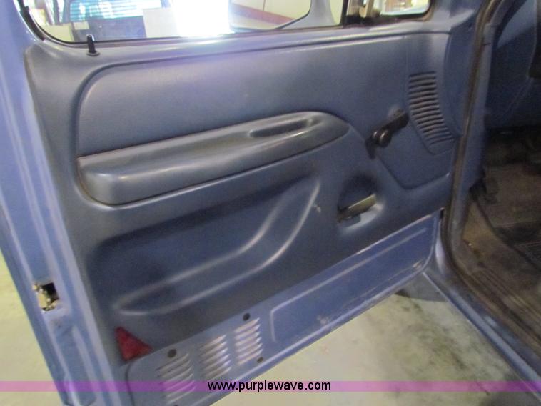 image for item B7472 1997 Ford F250 Heavy Duty SuperCab pickup truck