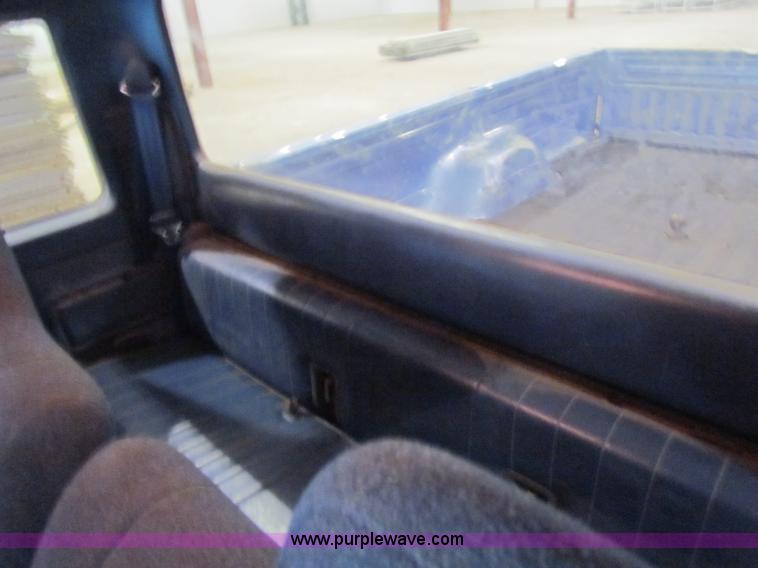 image for item B7472 1997 Ford F250 Heavy Duty SuperCab pickup truck