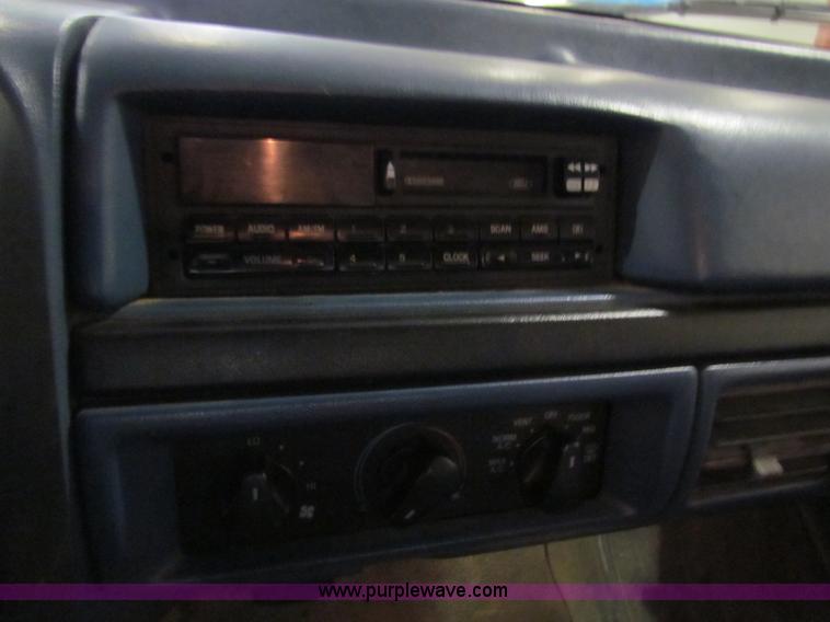 image for item B7472 1997 Ford F250 Heavy Duty SuperCab pickup truck