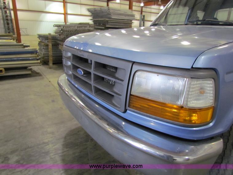image for item B7472 1997 Ford F250 Heavy Duty SuperCab pickup truck