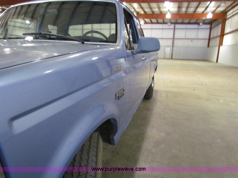 image for item B7472 1997 Ford F250 Heavy Duty SuperCab pickup truck