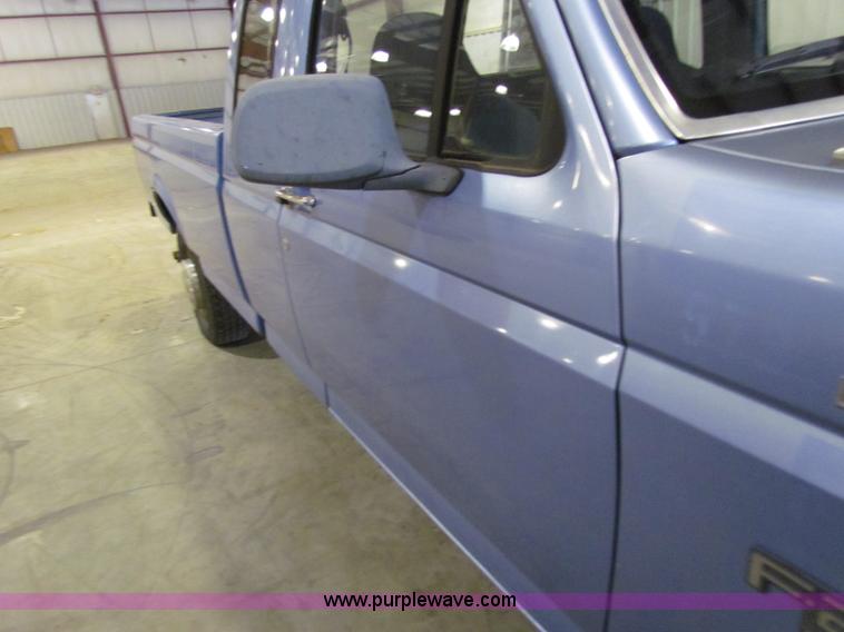 image for item B7472 1997 Ford F250 Heavy Duty SuperCab pickup truck