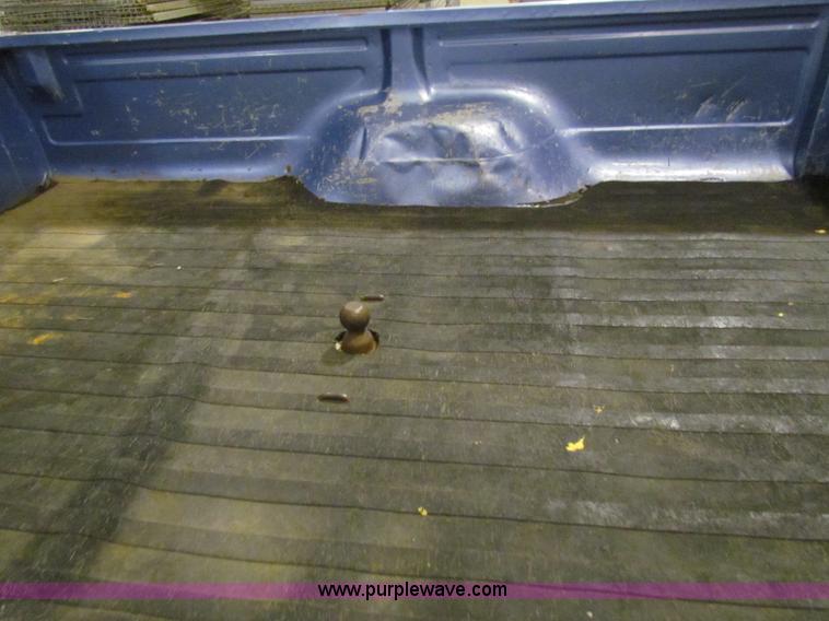 image for item B7472 1997 Ford F250 Heavy Duty SuperCab pickup truck