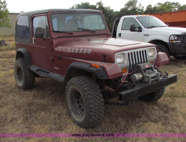 image for item B7475 1987 Jeep Wrangler Laredo SUV