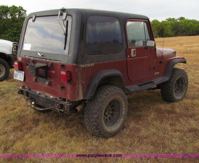 image for item B7475 1987 Jeep Wrangler Laredo SUV