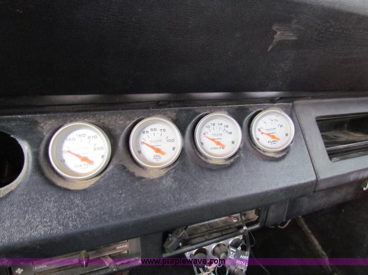 image for item B7475 1987 Jeep Wrangler Laredo SUV