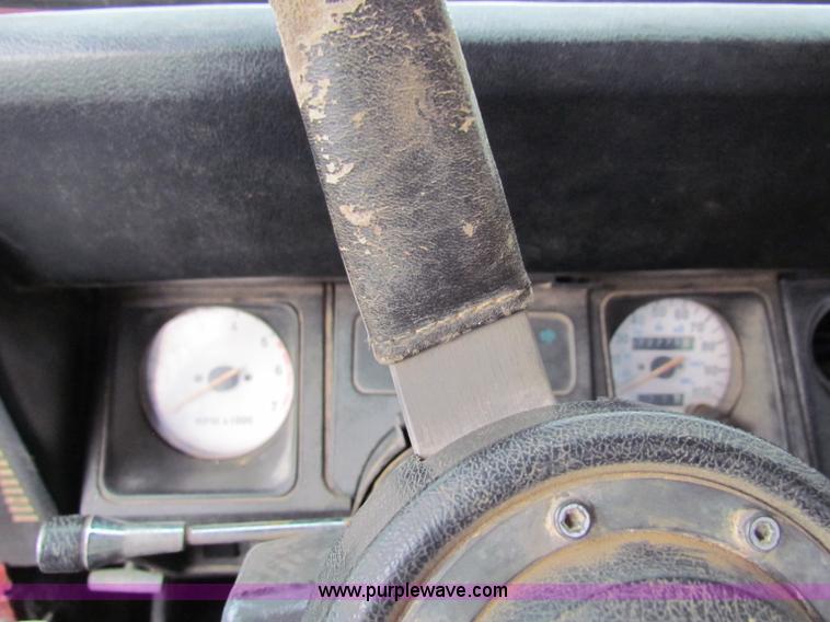 image for item B7475 1987 Jeep Wrangler Laredo SUV