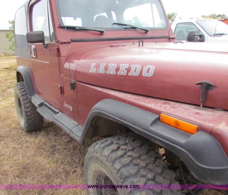 image for item B7475 1987 Jeep Wrangler Laredo SUV