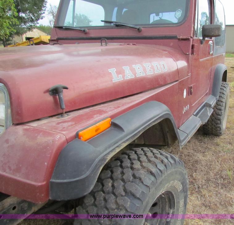 image for item B7475 1987 Jeep Wrangler Laredo SUV