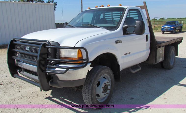 image for item B7490 2000 Ford F550 XL Super Duty flatbed pickup truck