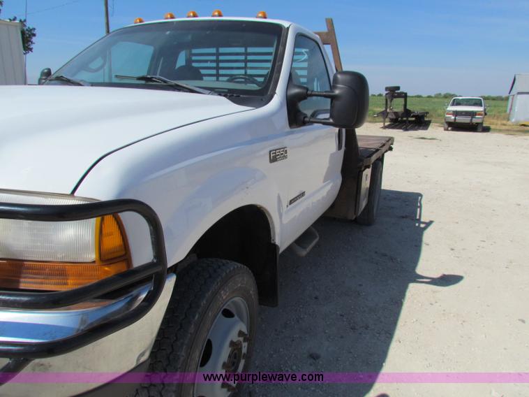image for item B7490 2000 Ford F550 XL Super Duty flatbed pickup truck