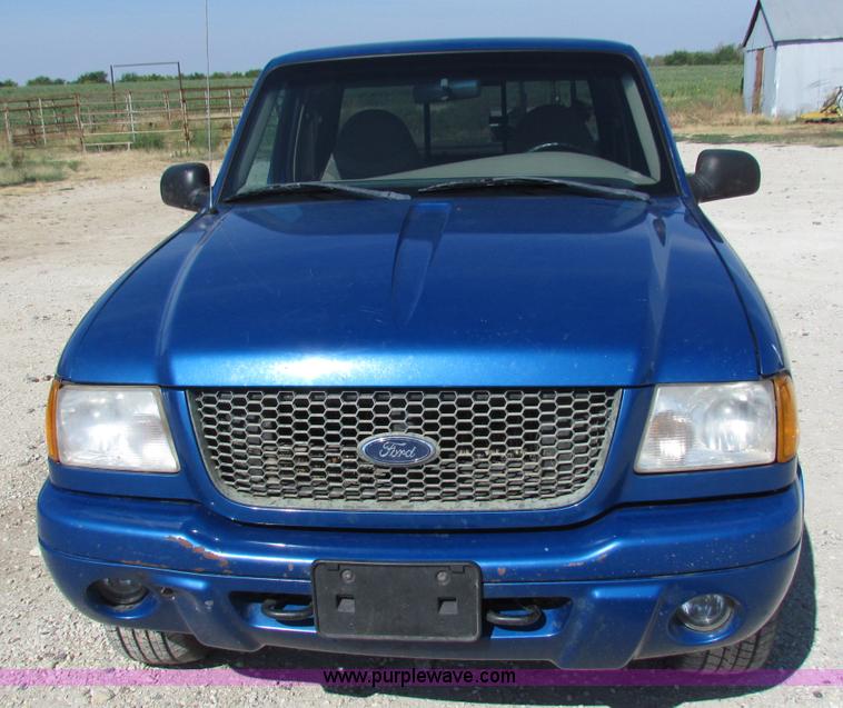 image for item B7495 2001 Ford Ranger Edge SuperCab pickup truck