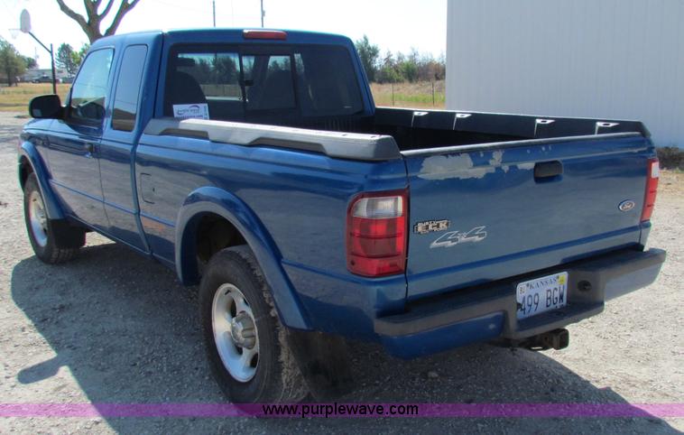 image for item B7495 2001 Ford Ranger Edge SuperCab pickup truck