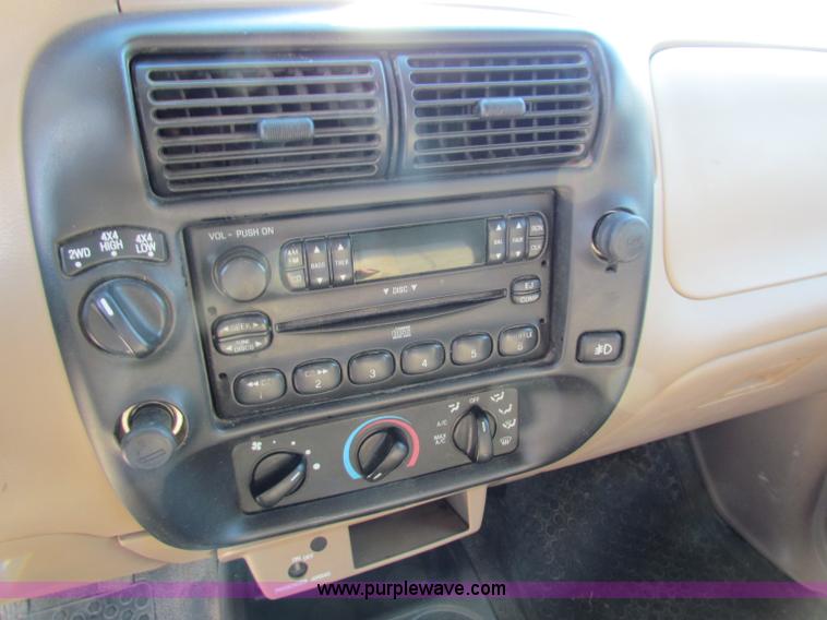 image for item B7495 2001 Ford Ranger Edge SuperCab pickup truck