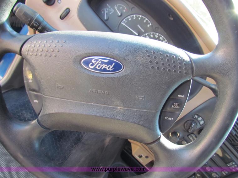 image for item B7495 2001 Ford Ranger Edge SuperCab pickup truck