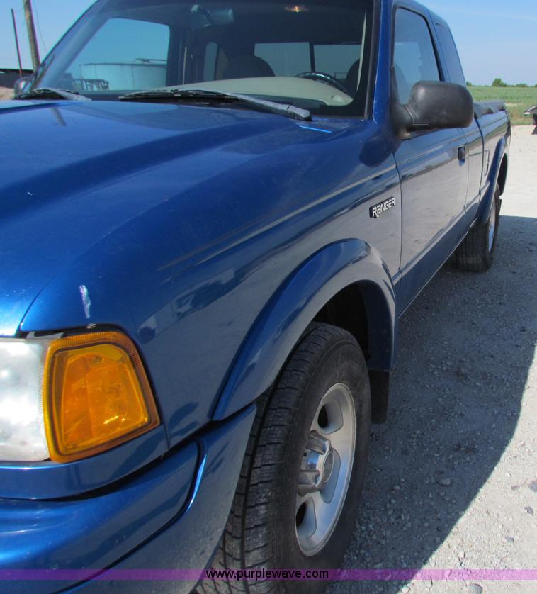image for item B7495 2001 Ford Ranger Edge SuperCab pickup truck