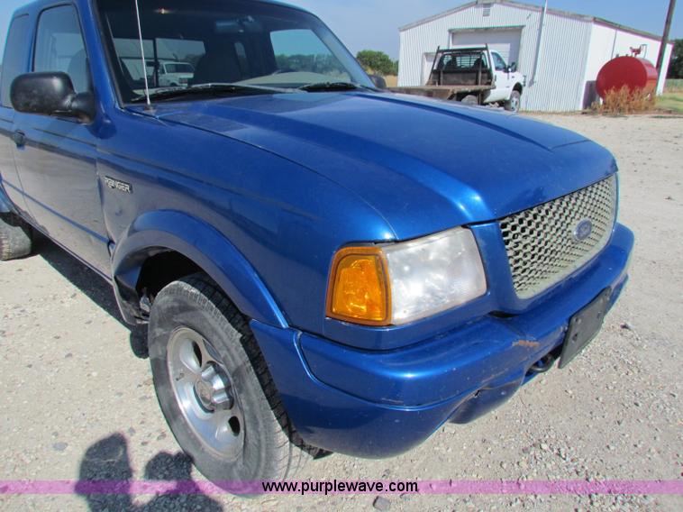 image for item B7495 2001 Ford Ranger Edge SuperCab pickup truck