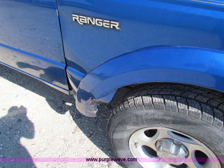 image for item B7495 2001 Ford Ranger Edge SuperCab pickup truck