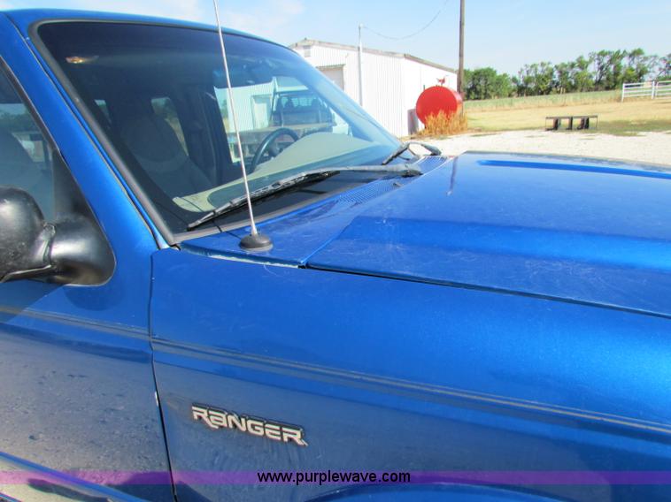 image for item B7495 2001 Ford Ranger Edge SuperCab pickup truck