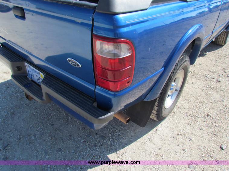 image for item B7495 2001 Ford Ranger Edge SuperCab pickup truck