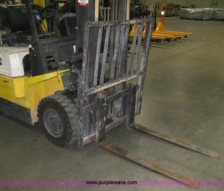 image for item B8049 TCM FG15 forklift