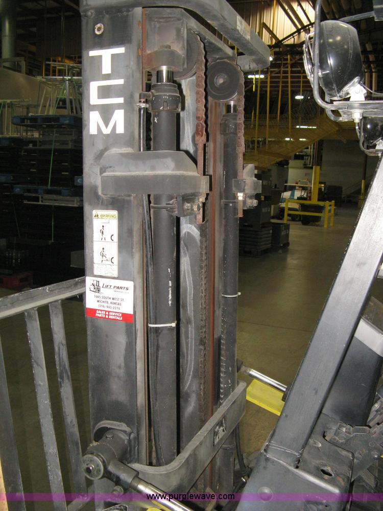 image for item B8049 TCM FG15 forklift