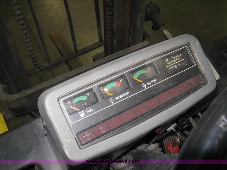 image for item B8049 TCM FG15 forklift