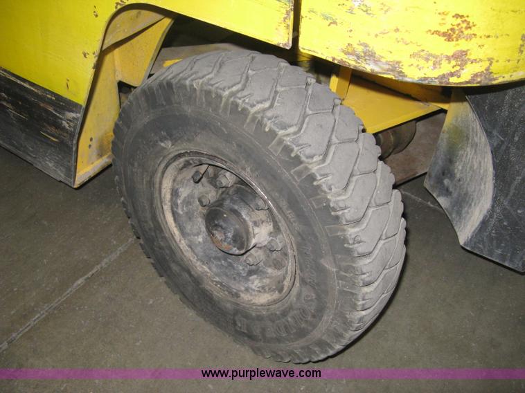image for item B8049 TCM FG15 forklift