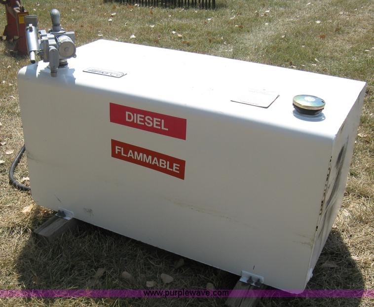 image for item B8056 Dee Zee 110 gallon diesel fuel transfer tank