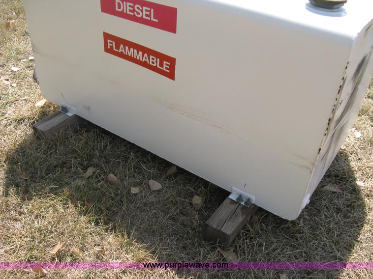 image for item B8056 Dee Zee 110 gallon diesel fuel transfer tank