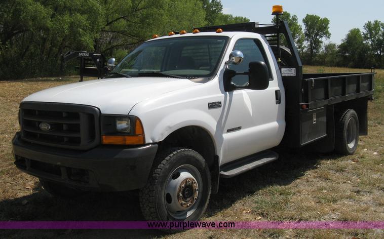 image for item B8057 2000 Ford F450 XL Super Duty flatbed pickup truck