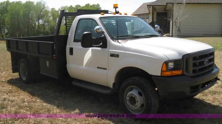 image for item B8057 2000 Ford F450 XL Super Duty flatbed pickup truck