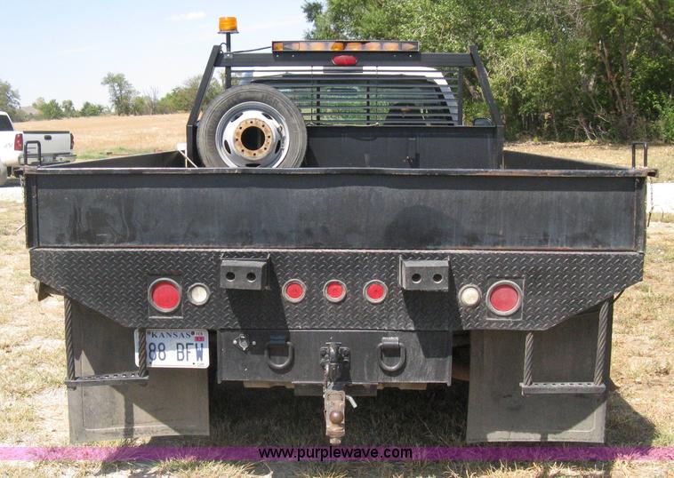 image for item B8057 2000 Ford F450 XL Super Duty flatbed pickup truck