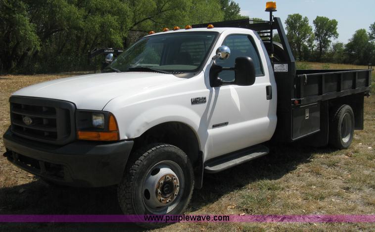 image for item B8057 2000 Ford F450 XL Super Duty flatbed pickup truck