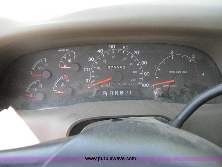 image for item B8057 2000 Ford F450 XL Super Duty flatbed pickup truck