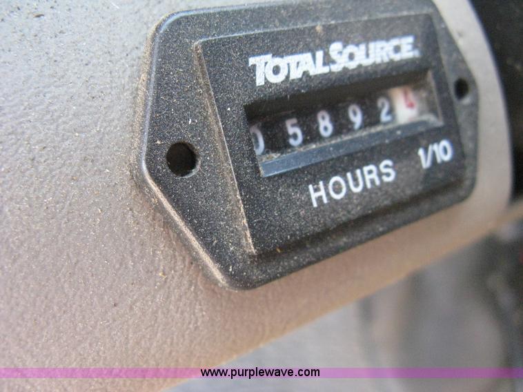 image for item B8057 2000 Ford F450 XL Super Duty flatbed pickup truck