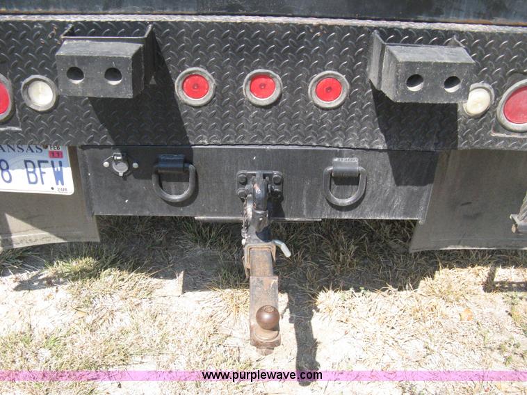 image for item B8057 2000 Ford F450 XL Super Duty flatbed pickup truck