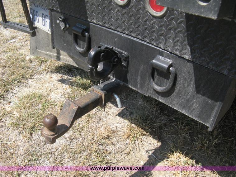 image for item B8057 2000 Ford F450 XL Super Duty flatbed pickup truck